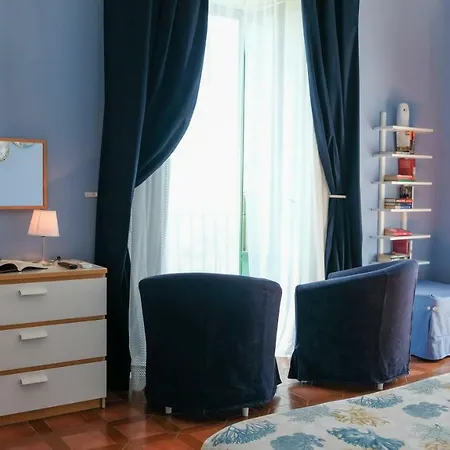 Aparthotel Aretusa Amalfi Coast *